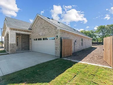 The Sunset Park Retreat — Safe, Quiet Driveway Near White Settlement